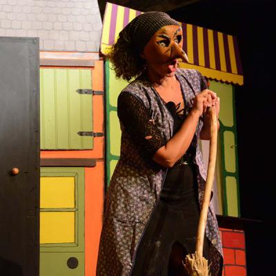 La Sorcière du Placard aux Balais - CE